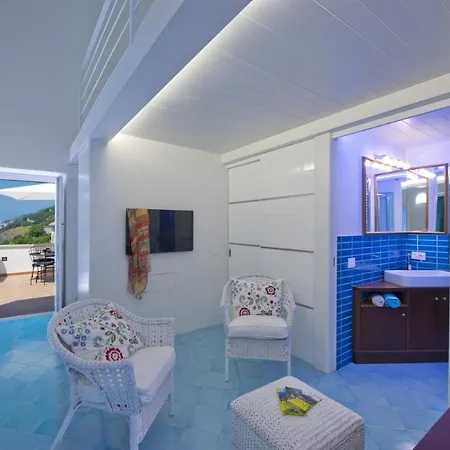 Vakantiehuis Sleeps 5 Air Con Wifi Conca dei Marini